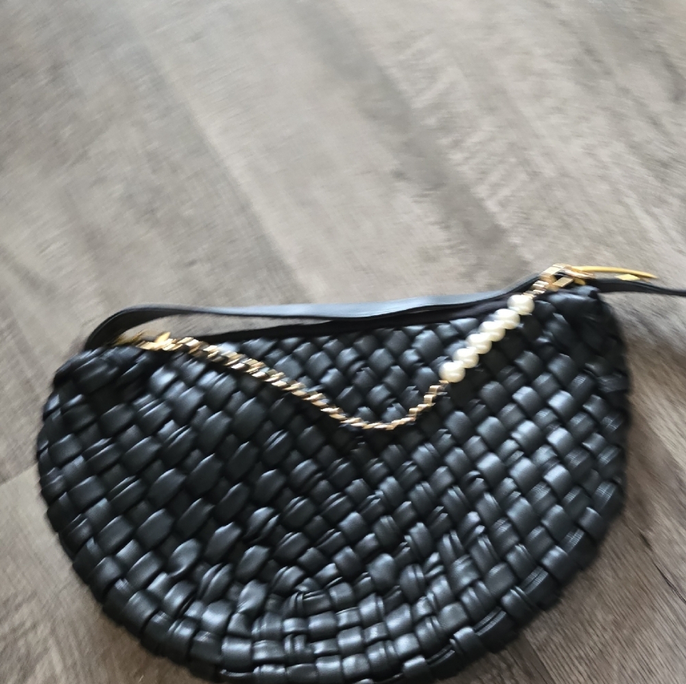 Elegant Black Woven Women's Bag